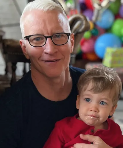 Anderson Cooper Biography, Age, Family & More 2 Anderson Cooper