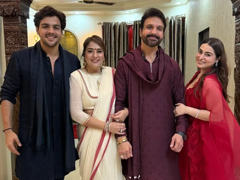Ashish Chanchlani with family