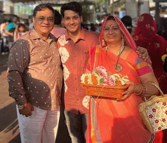 Khushaal Pawaar with Mom and Dad