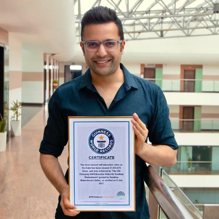 Sandeep Maheshwari with his guinness world records