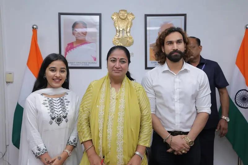 Vishaka Panwar with Delhi CM Rekha Gupta