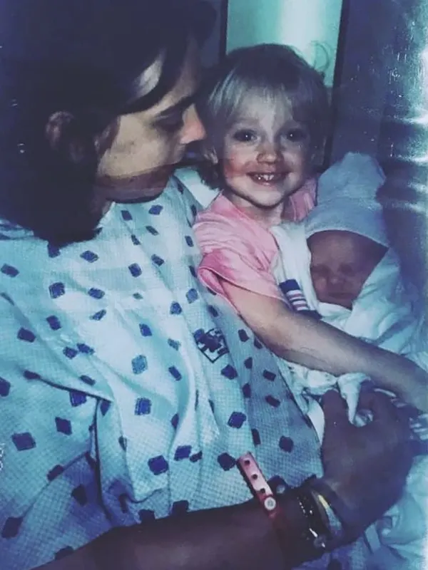 Dakota-Fanning-old-photo