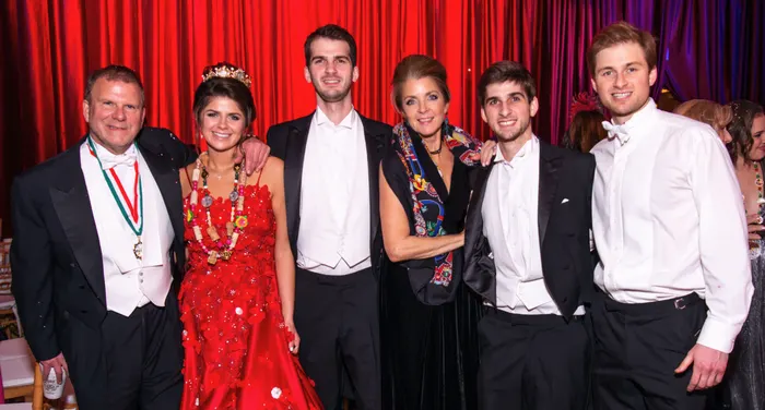 Tilman Fertitta with family