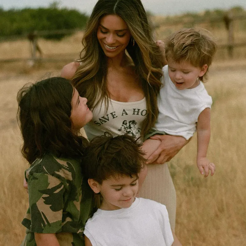 Taylor frankie paul with her kids