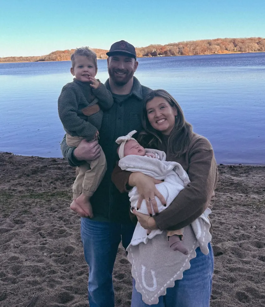 Lucy Ragnow and Frank Ragnow with there kidsJon Benson Ragnow (born August 9, 2023)Elizabeth Mae Ragnow (born October 22, 2025)