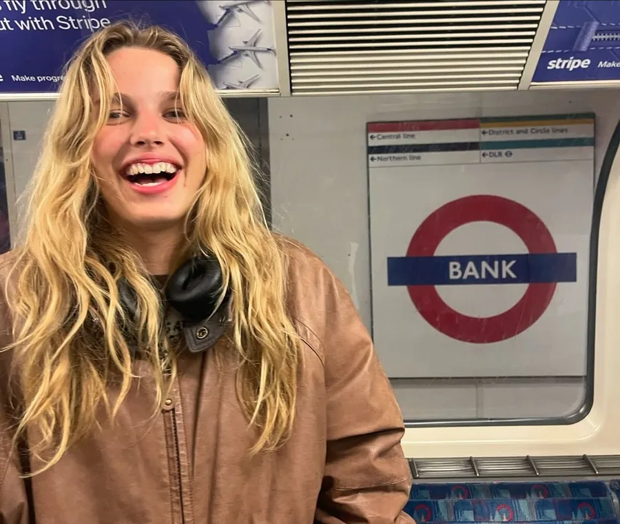 Teagan Croft in Metri