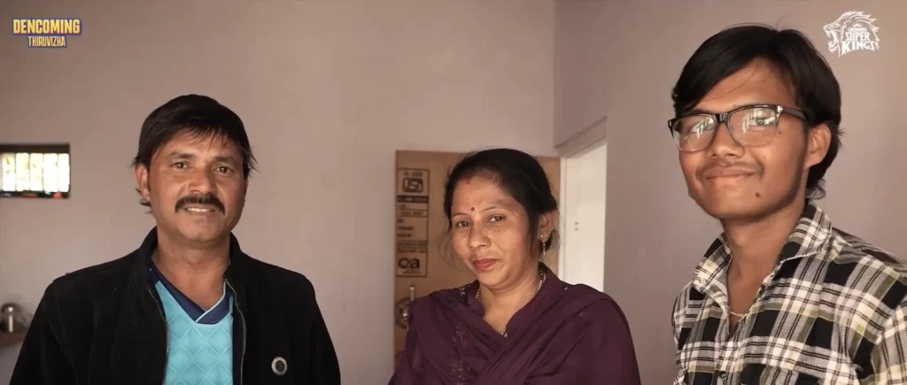 Kartik Sharma Family from left father, Manoj Sharma, Mother Radha Rani and Brother