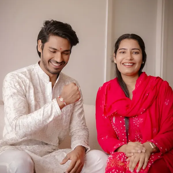 Digvijay Rathee Biography - Age, Height, Family 2 Digvijay Rathee and his Sister Sonal Rathee at Rakhe, 2025