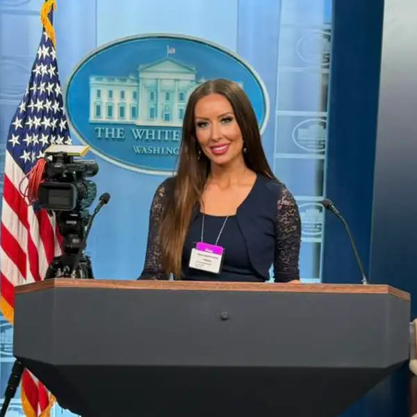 Sara Gonzales - Age, Height, Bio, Ethnicity 1 Sara Gonzales at the white house