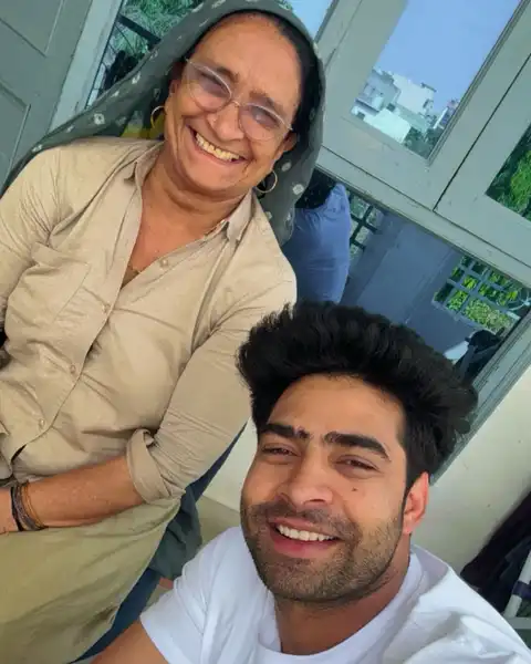 Ajay Ghudaiya (Ajju 0008) Biography, Age, Height, Family 3 Ajay Ghudaiya with mother