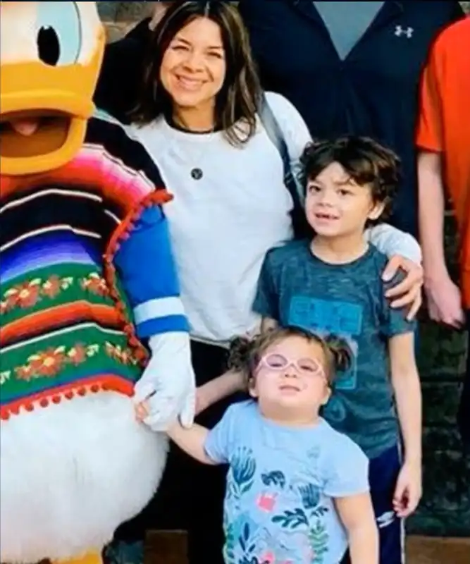 Gia Ruiz (Danny McBride's wife) - Age, Kids, Ethnicity, Family, Biography 1 Gia Ruiz (Danny McBride's wife) with their children