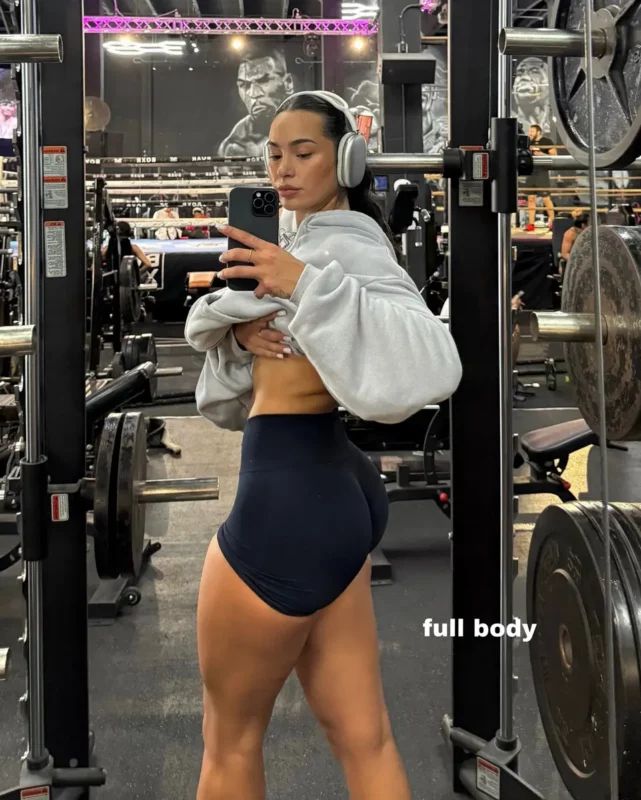 Elena Stavinoha - Personal Life, Bio, Ethnicity, Age 2 Elena Christine ka gym mode