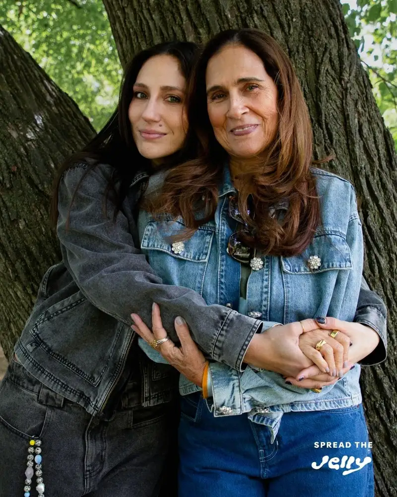 Tefi Pessoa and her mom, MJ, share a sweet moment for Spread The Jelly