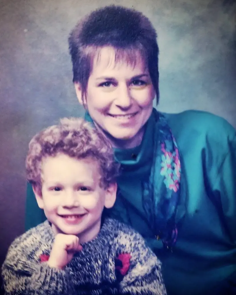 Hollie Noveletsky Biography, Background, Family 1 Hollie Noveletsky with Her Son in a Childhood Photo